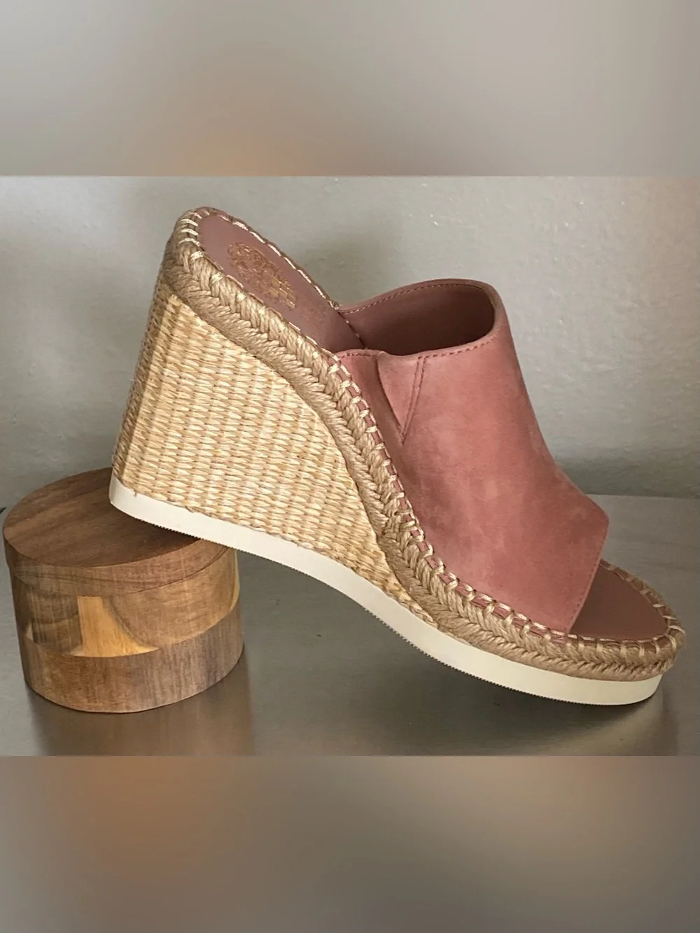 NEW VINCE CAMUTO DUSTY ROSE LEATHER WEDGE MULES